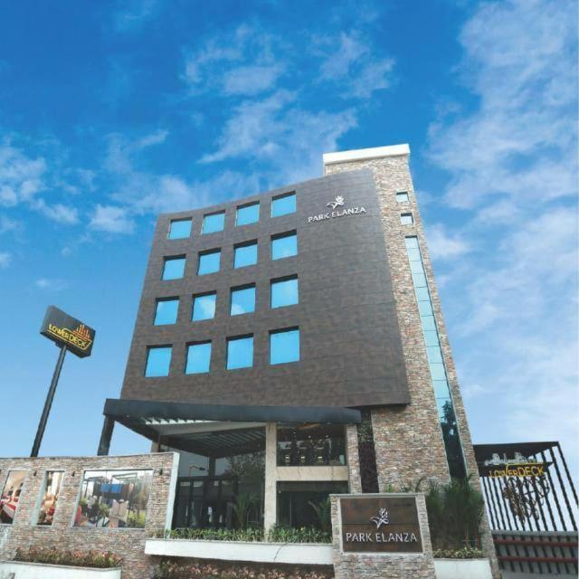 Hotel Park Elanza Csennai Kültér fotó